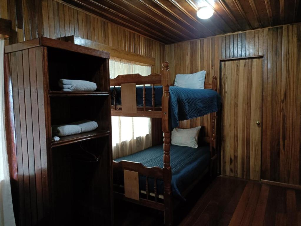 Habitacion Familiar #6 — area de estar y comedor