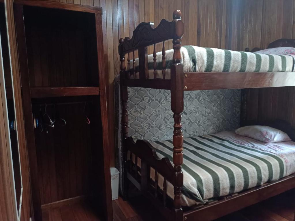 Habitacion Familiar #8 — area de estar y comedor